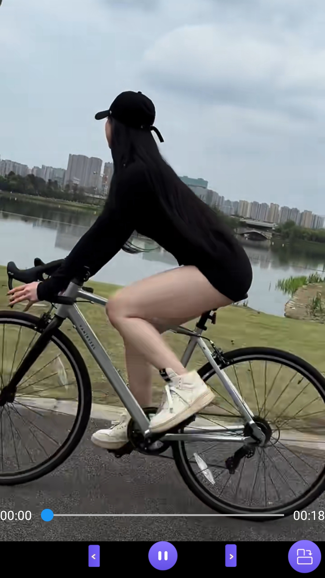 长腿袜怎么搭配衣服截图